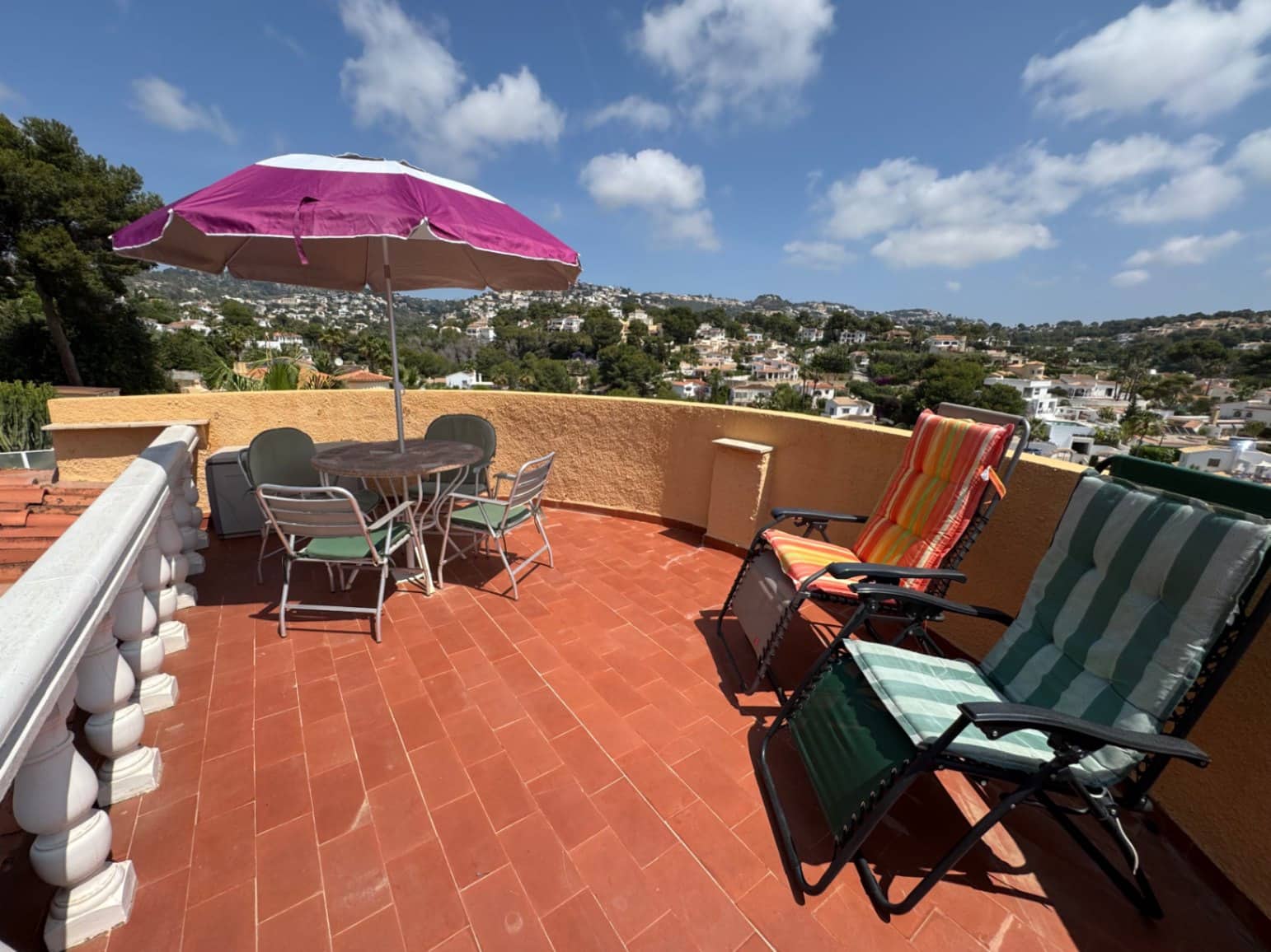 3 makuuhuone Huvila myytävänä paikassa Benissa mukana 
autotalli - 475 000 € (Ref: 9062093)