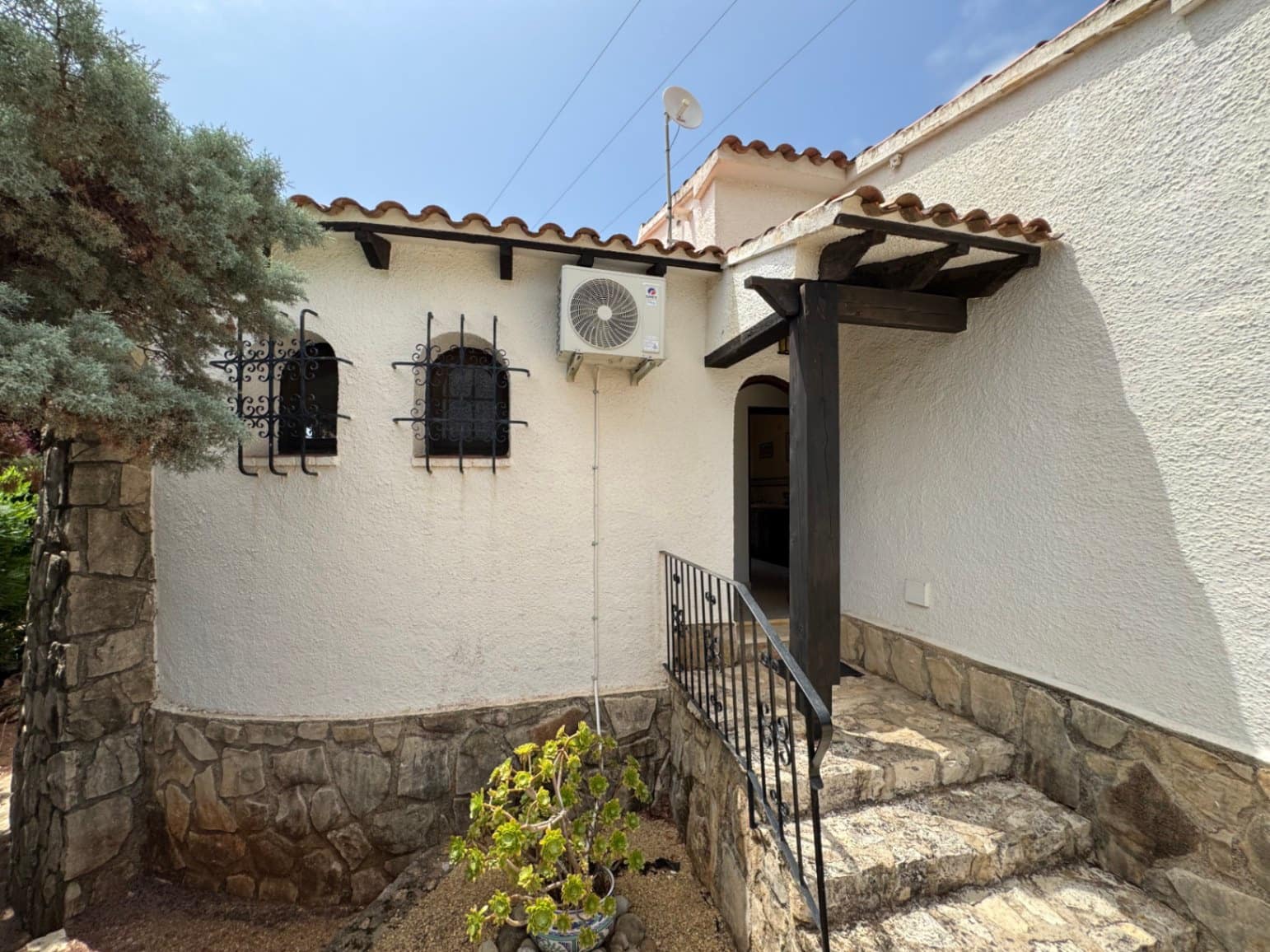 2 makuuhuone Huvila myytävänä paikassa Benissa mukana uima-altaan 
autotalli - 448 900 € (Ref: 9108377)