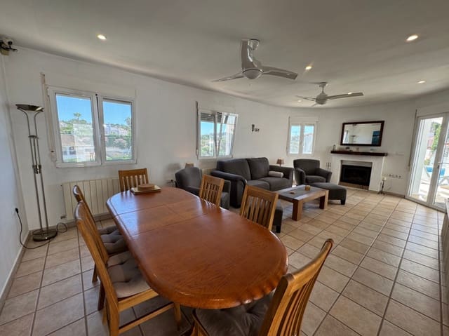 4 bedroom Villa for sale in Benissa with pool garage - € 615,000 (Ref: 9148782)