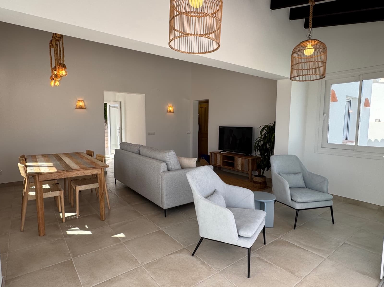 2 makuuhuone Huvila vuokrattavana paikassa Moraira mukana uima-altaan 
autotalli - 1 600 € (Ref: 9154697)