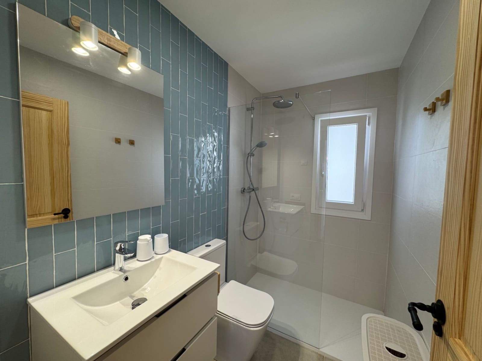 2 makuuhuone Huvila vuokrattavana paikassa Moraira mukana uima-altaan 
autotalli - 1 600 € (Ref: 9154697)