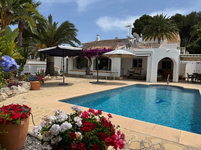 3 sovrum Villa till salu i Moraira, Teulada-Moraira med pool garage - 750 000 € (Ref: 9185003)