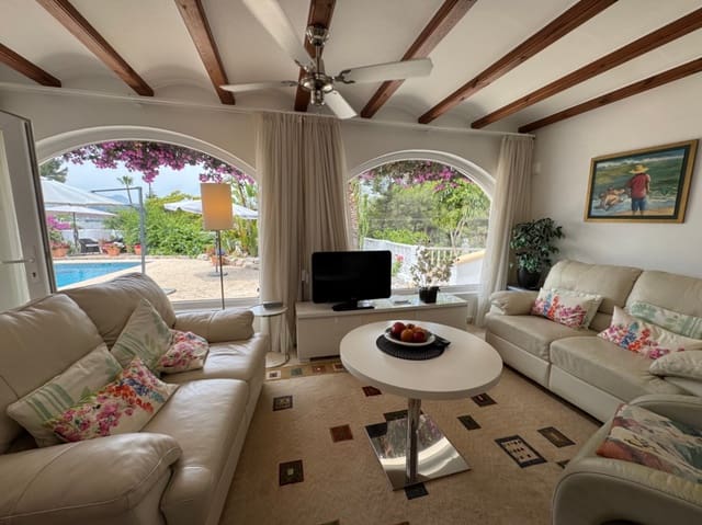 3 makuuhuone Huvila myytävänä paikassa Moraira, Teulada-Moraira mukana uima-altaan 
autotalli - 745 000 € (Ref: 9185003)