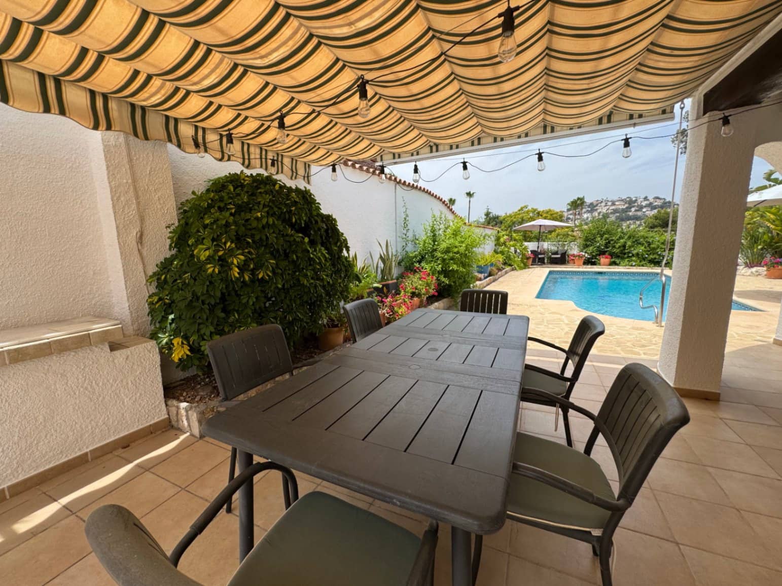 3 sovrum Villa till salu i Moraira med pool garage - 750 000 € (Ref: 9185003)