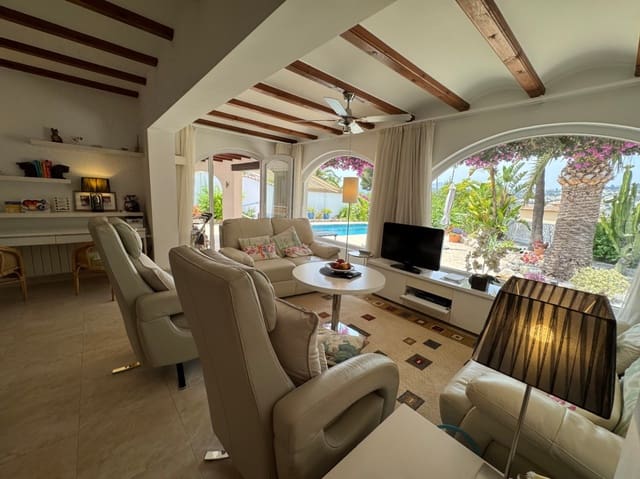 3 makuuhuone Huvila myytävänä paikassa Moraira, Teulada-Moraira mukana uima-altaan 
autotalli - 745 000 € (Ref: 9185003)