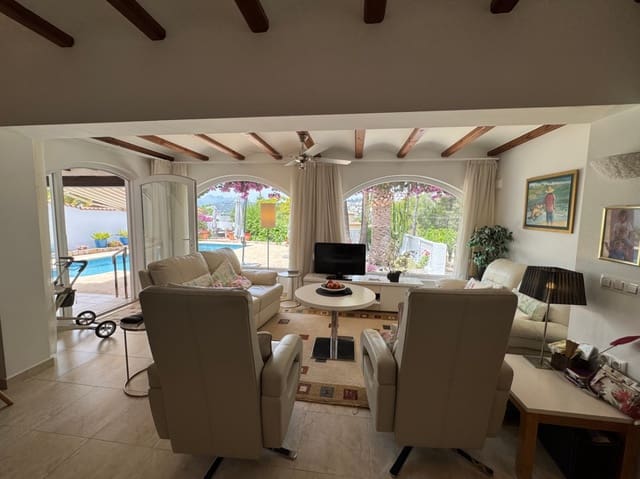 3 makuuhuone Huvila myytävänä paikassa Moraira, Teulada-Moraira mukana uima-altaan 
autotalli - 745 000 € (Ref: 9185003)