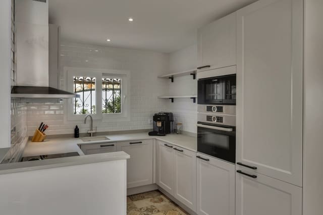 3 soveværelse Villa til salg i Benissa med swimmingpool garage - € 795.000 (Ref: 9206162)