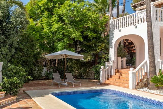 3 soveværelse Villa til salg i Benissa med swimmingpool garage - € 795.000 (Ref: 9206162)