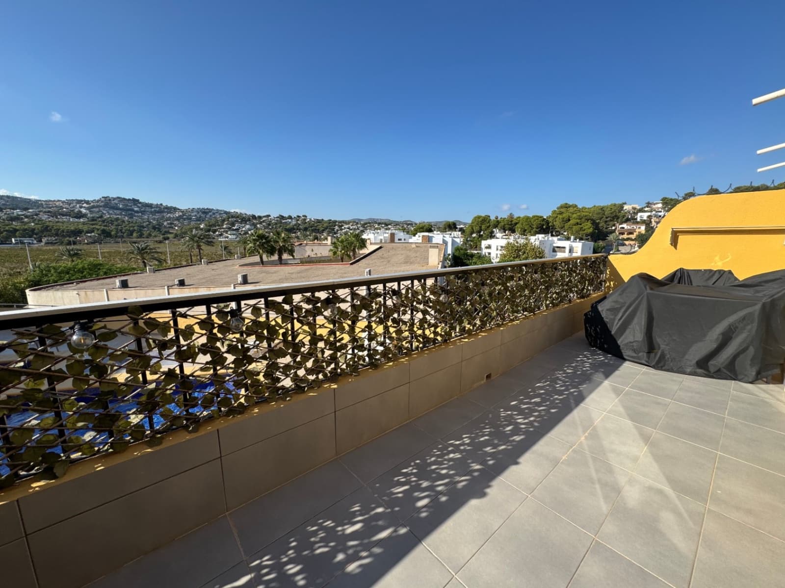 2 soveværelse Lejlighed til salg i Moraira med swimmingpool - € 330.000 (Ref: 9284859)