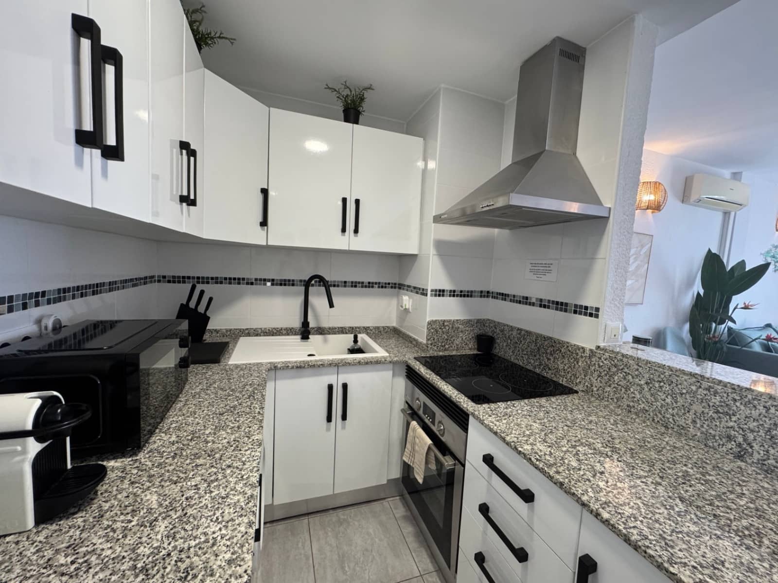 2 soveværelse Lejlighed til salg i Moraira med swimmingpool - € 330.000 (Ref: 9284859)