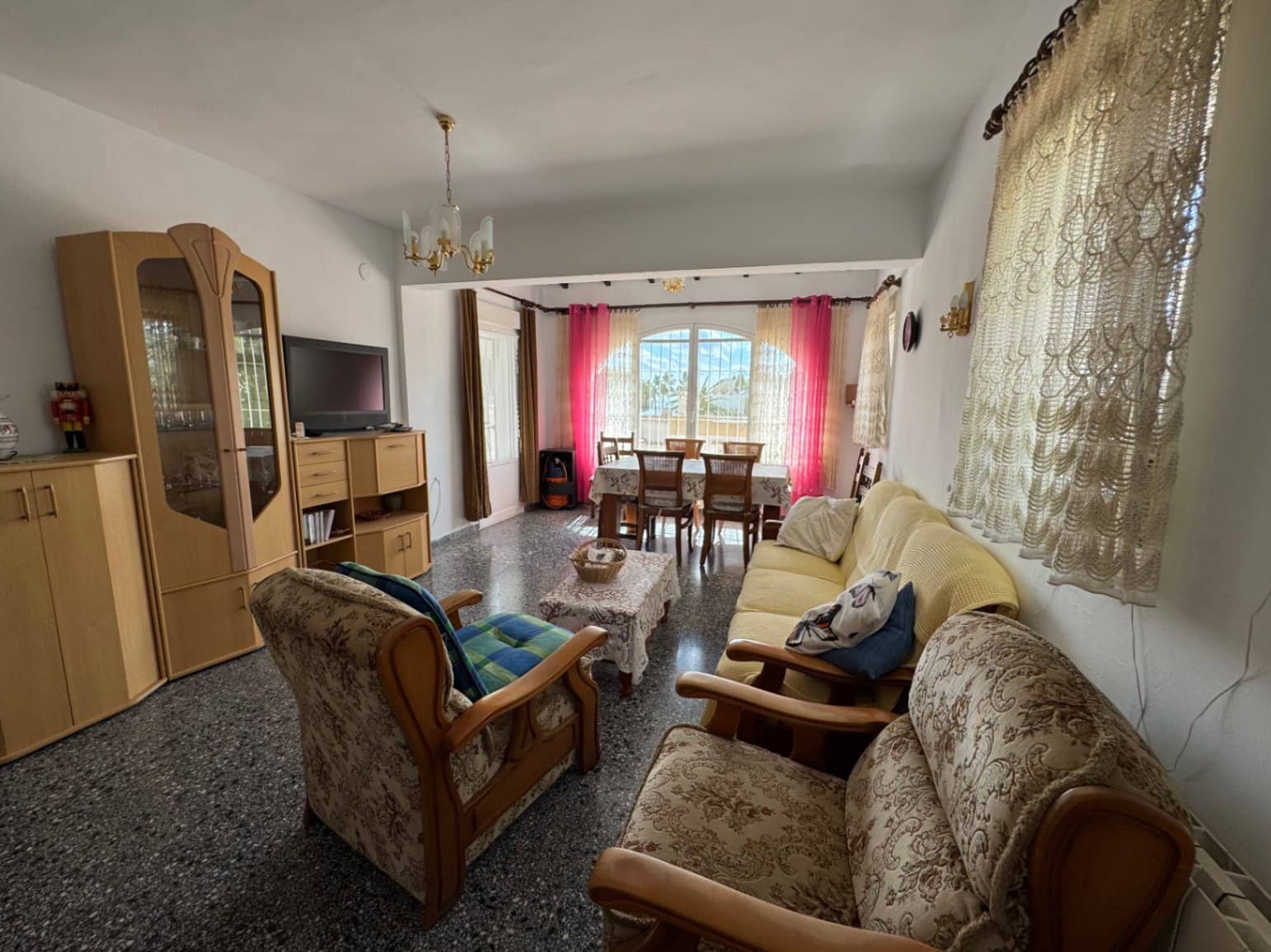 5 bedroom Villa for sale in Benissa with pool garage - € 550,000 (Ref: 9284860)