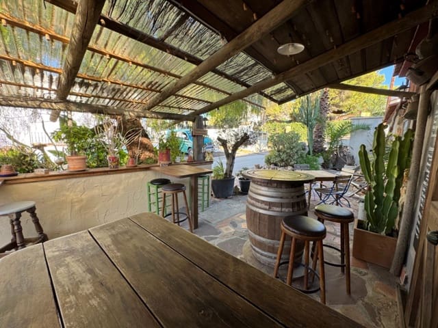 1 bedroom Commercial for sale in Moraira, Teulada-Moraira with garage - € 575,000 (Ref: 9284863)