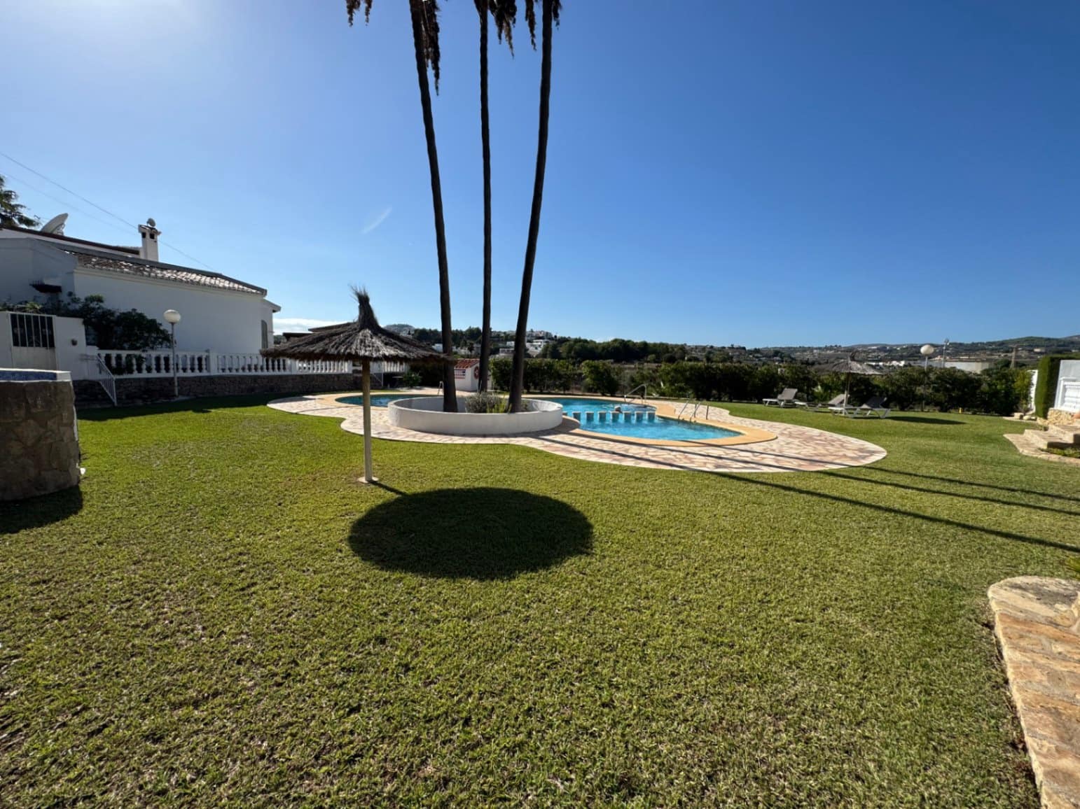 2 quarto Bungalow para venda em Moraira com piscina garagem - 275 000 € (Ref: 9296610)