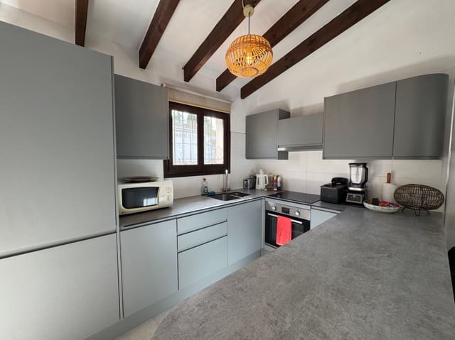 2 bedroom Bungalow for sale in Moraira, Teulada-Moraira with pool - € 310,000 (Ref: 9378529)