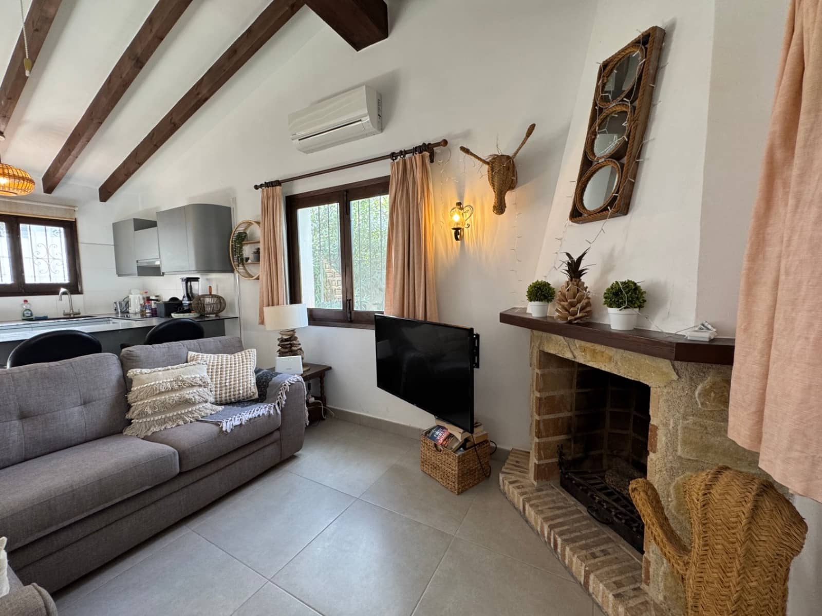 2 bedroom Bungalow for sale in Moraira with pool - € 310,000 (Ref: 9378529)