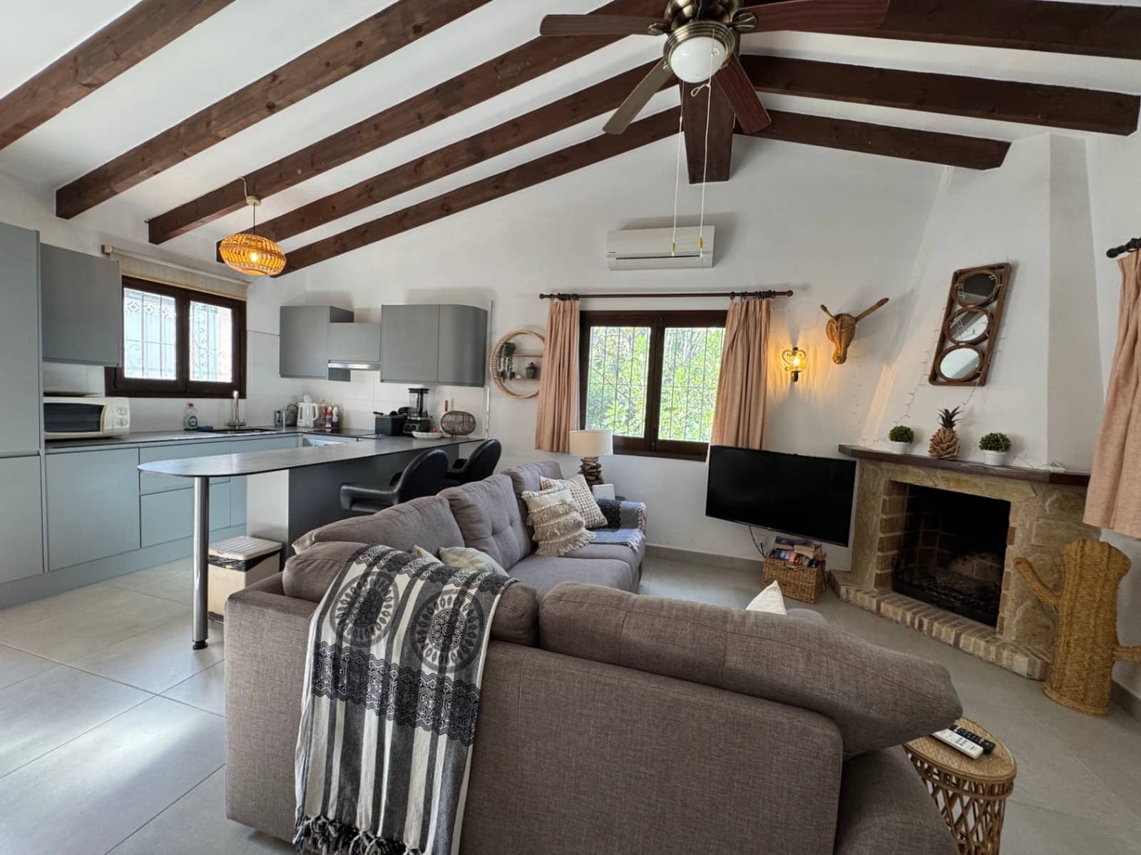 2 bedroom Bungalow for sale in Moraira with pool - € 310,000 (Ref: 9378529)