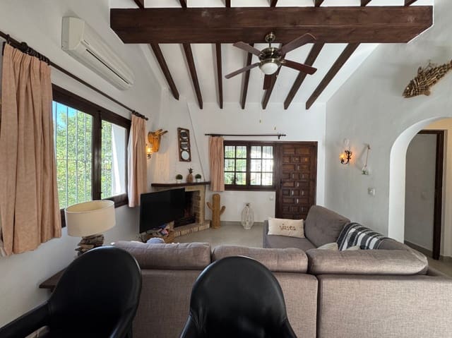 2 bedroom Bungalow for sale in Moraira, Teulada-Moraira with pool - € 310,000 (Ref: 9378529)