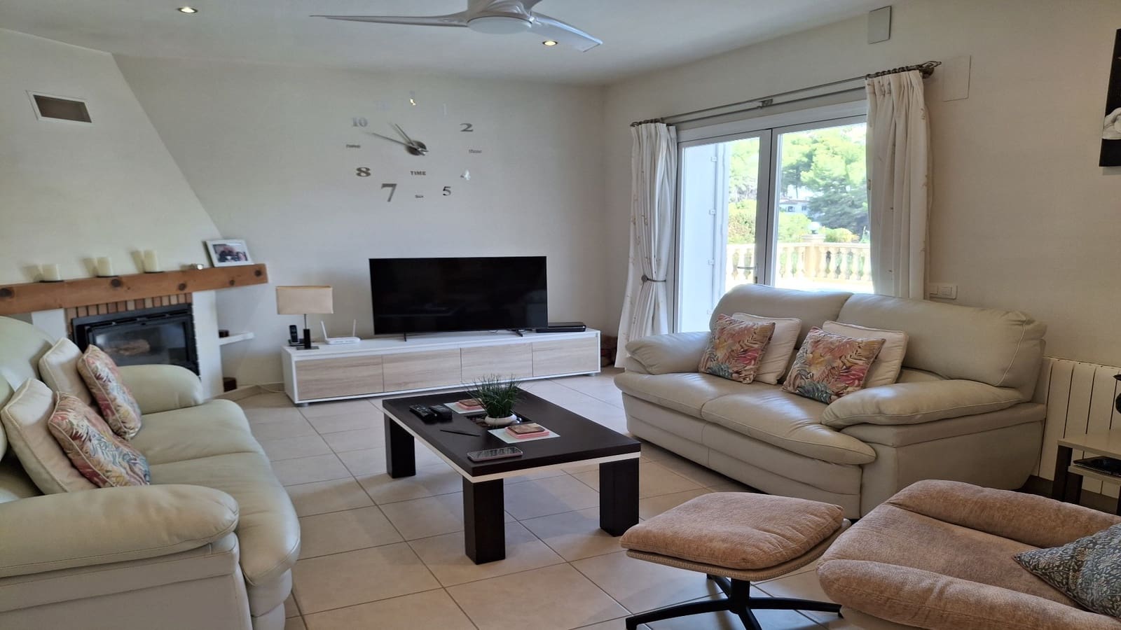 3 bedroom Villa for sale in Montemar with pool garage - € 525,000 (Ref: 9400334)