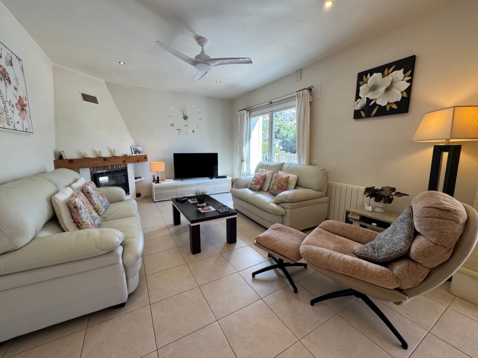 3 bedroom Villa for sale in Montemar with pool garage - € 499,000 (Ref: 9400334)