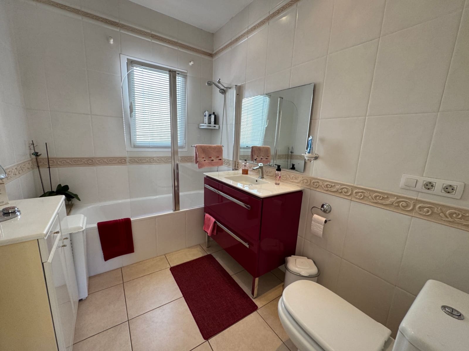 3 bedroom Villa for sale in Montemar with pool garage - € 499,000 (Ref: 9400334)