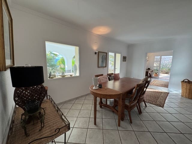 3 sovrum Villa till salu i Moraira, Teulada-Moraira med garage - 550 000 € (Ref: 9436628)