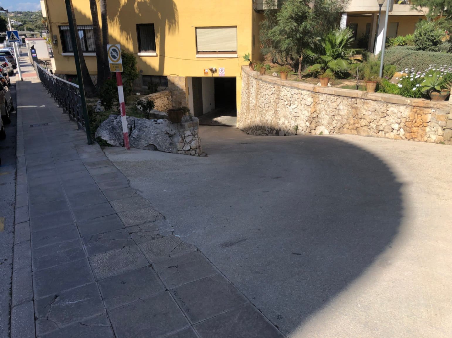 Garage te huur in Moraira - € 100 (Ref: 9436630)