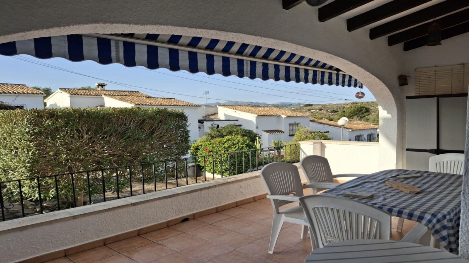 2 sovrum Villa till salu i Moraira med pool garage - 335 000 € (Ref: 9471994)