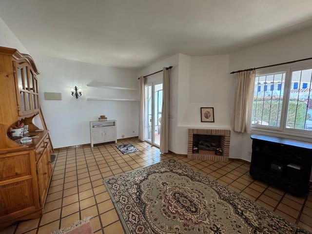 2 soveværelse Villa til salg i Moraira, Teulada-Moraira med swimmingpool garage - € 299.000 (Ref: 9471994)