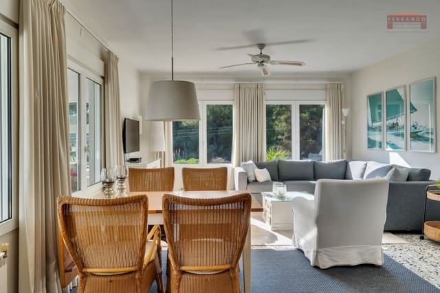 3 makuuhuone Huvila myytävänä paikassa Moraira, Teulada-Moraira mukana uima-altaan 
autotalli - 670 000 € (Ref: 9471997)