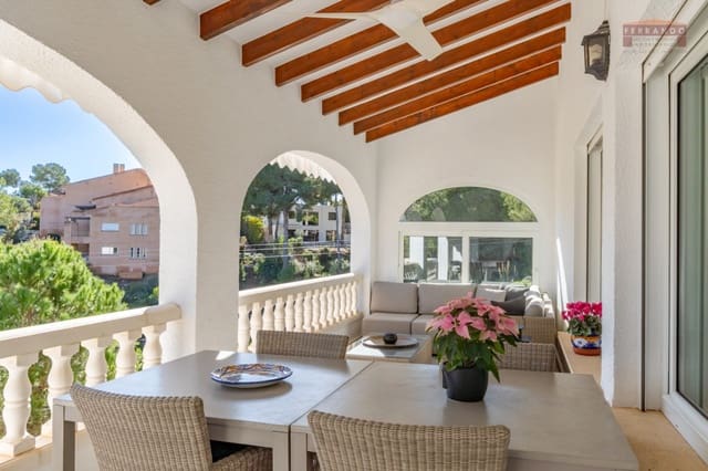 3 makuuhuone Huvila myytävänä paikassa Moraira, Teulada-Moraira mukana uima-altaan 
autotalli - 670 000 € (Ref: 9471997)