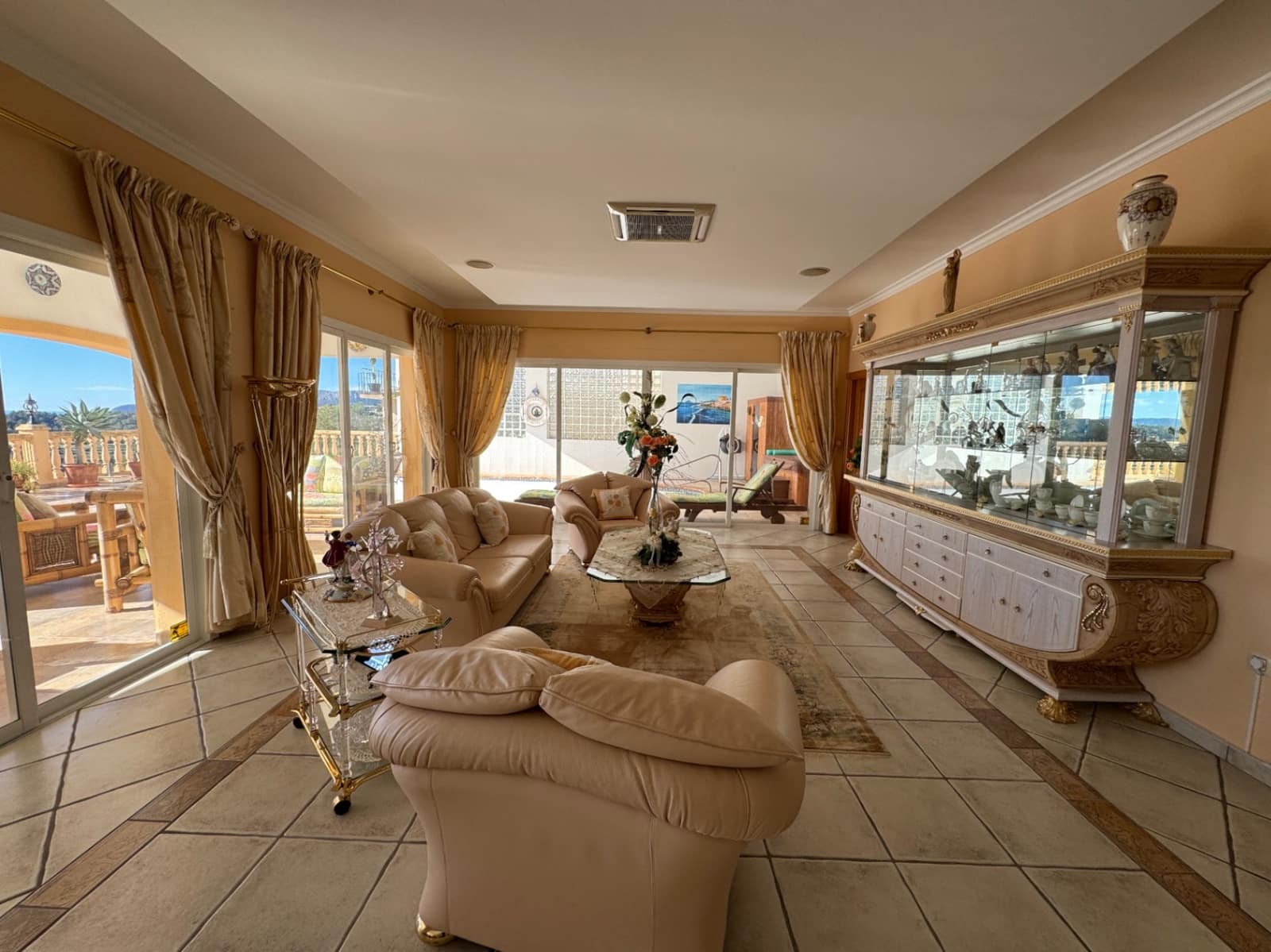 3 Zimmer Villa zu verkaufen in Montemar mit Garage - 1.495.000 € (Ref: 9558294)