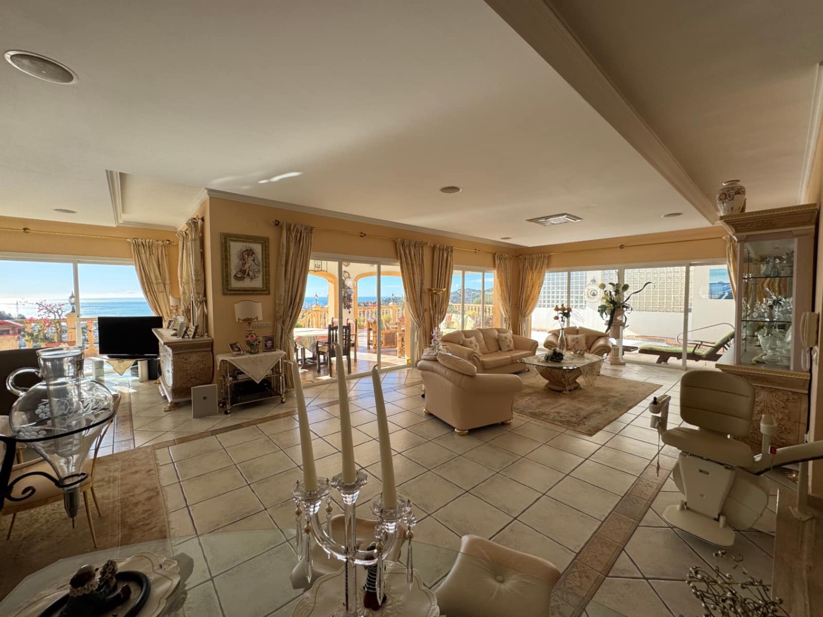 3 Zimmer Villa zu verkaufen in Montemar mit Garage - 1.495.000 € (Ref: 9558294)