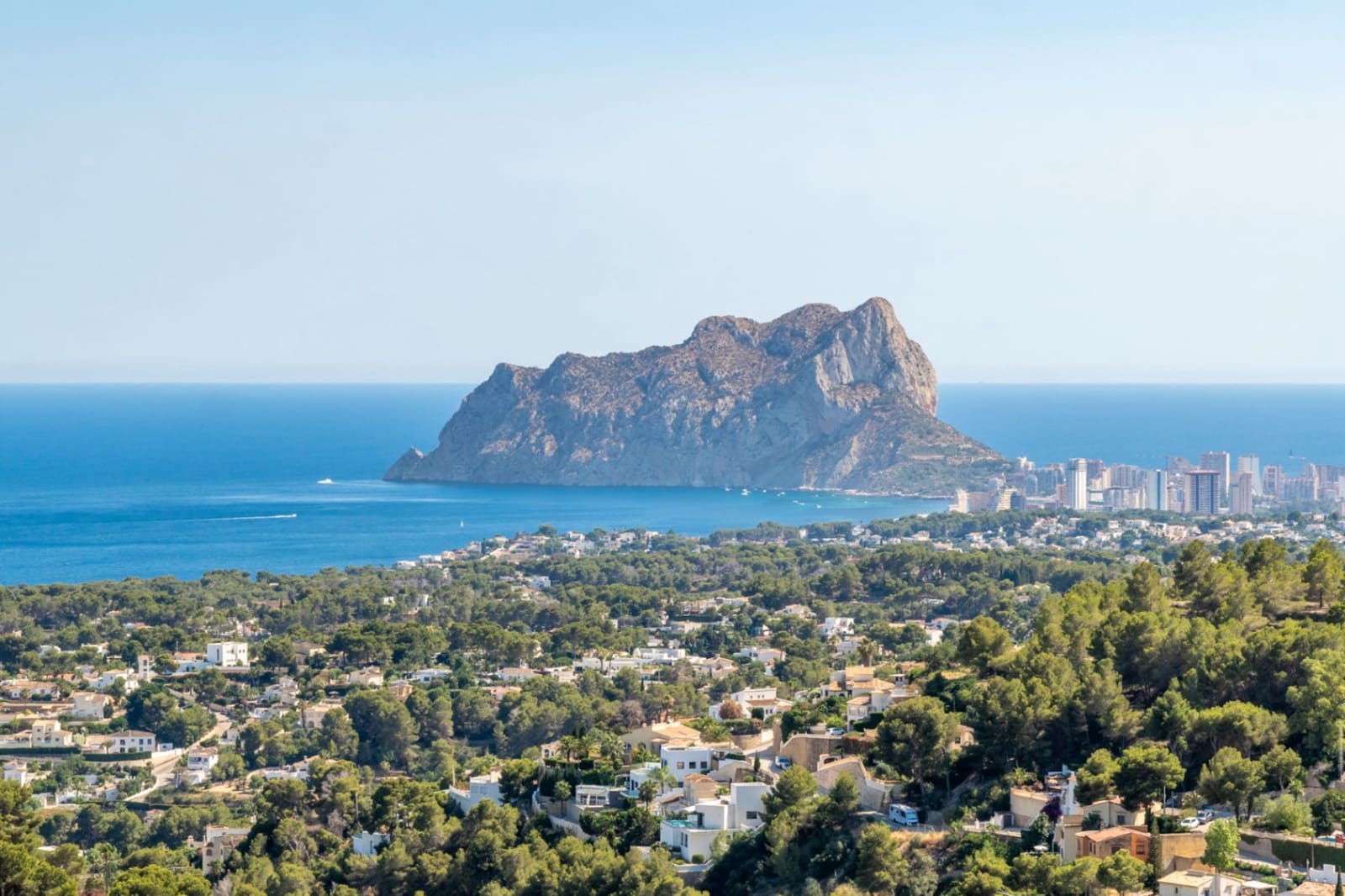 3 bedroom Villa for sale in Montemar with pool garage - € 1,250,000 (Ref: 9558294)