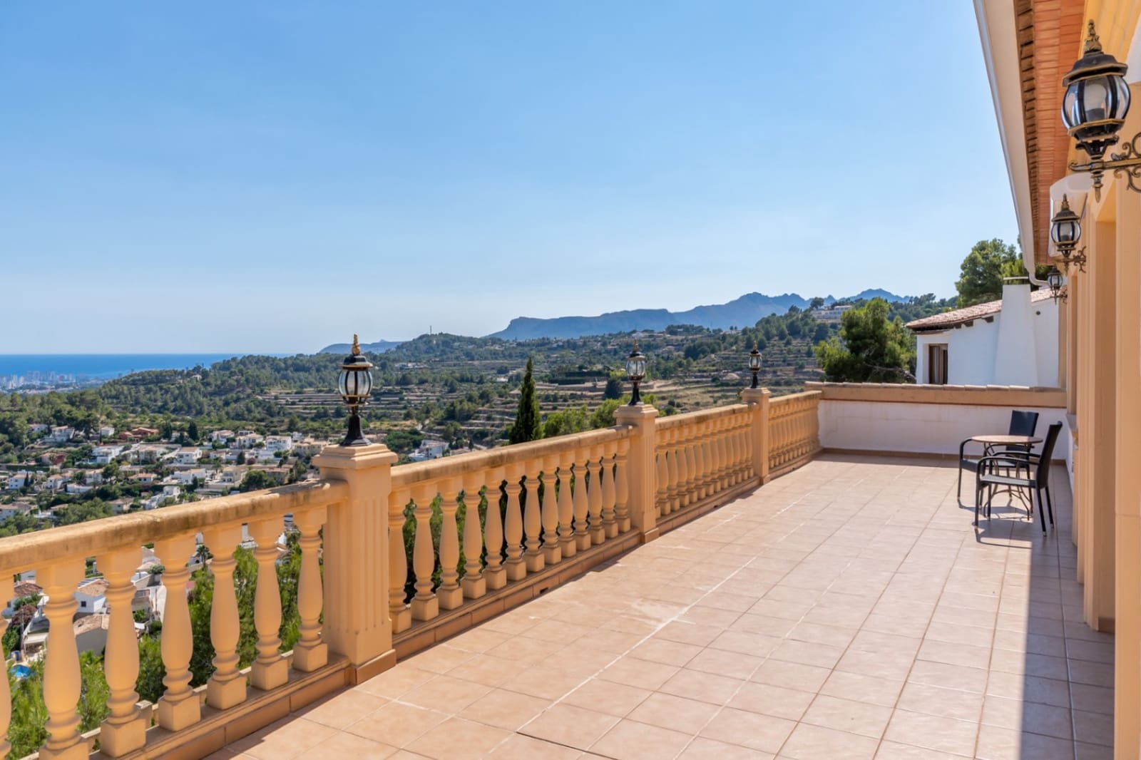 3 bedroom Villa for sale in Montemar with pool garage - € 1,250,000 (Ref: 9558294)