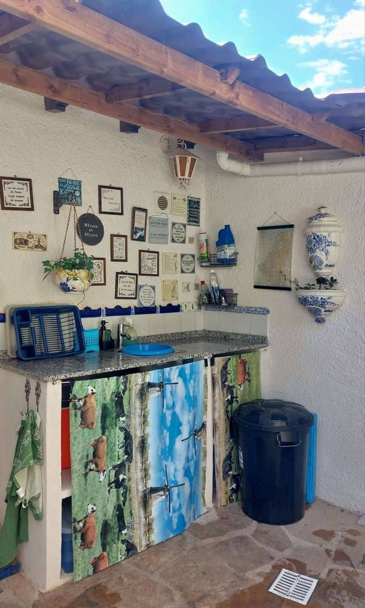 5 bedroom Villa for sale in Moraira with pool garage - € 479,000 (Ref: 9558295)