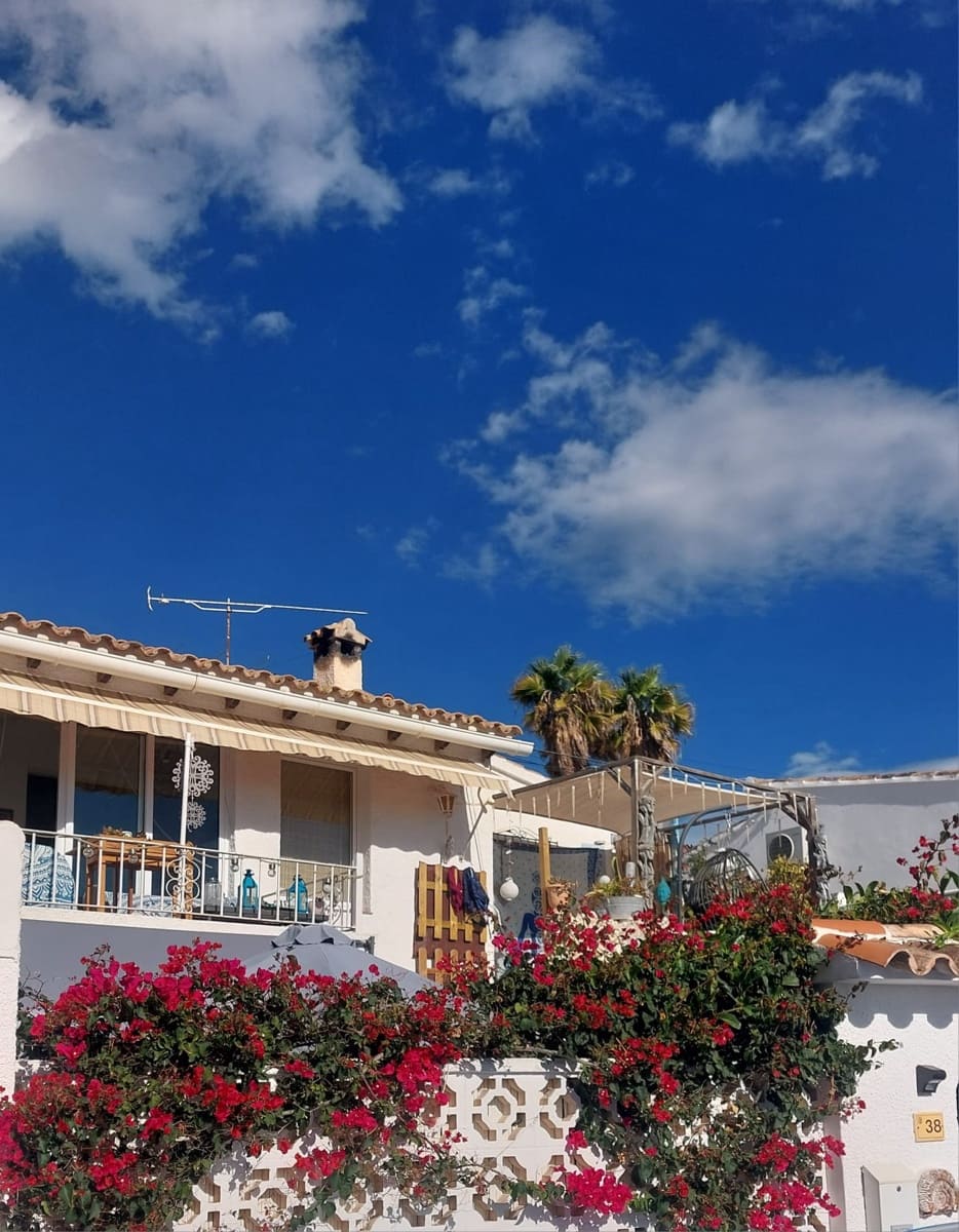 5 bedroom Villa for sale in Moraira with pool garage - € 479,000 (Ref: 9558295)