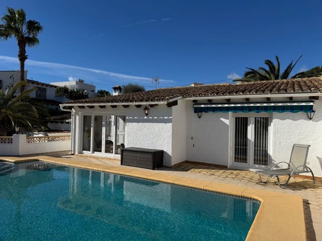 2 soverom Villa til salgs i Moraira, Teulada-Moraira med svømmebasseng garasje - € 510 000 (Ref: 9558296)