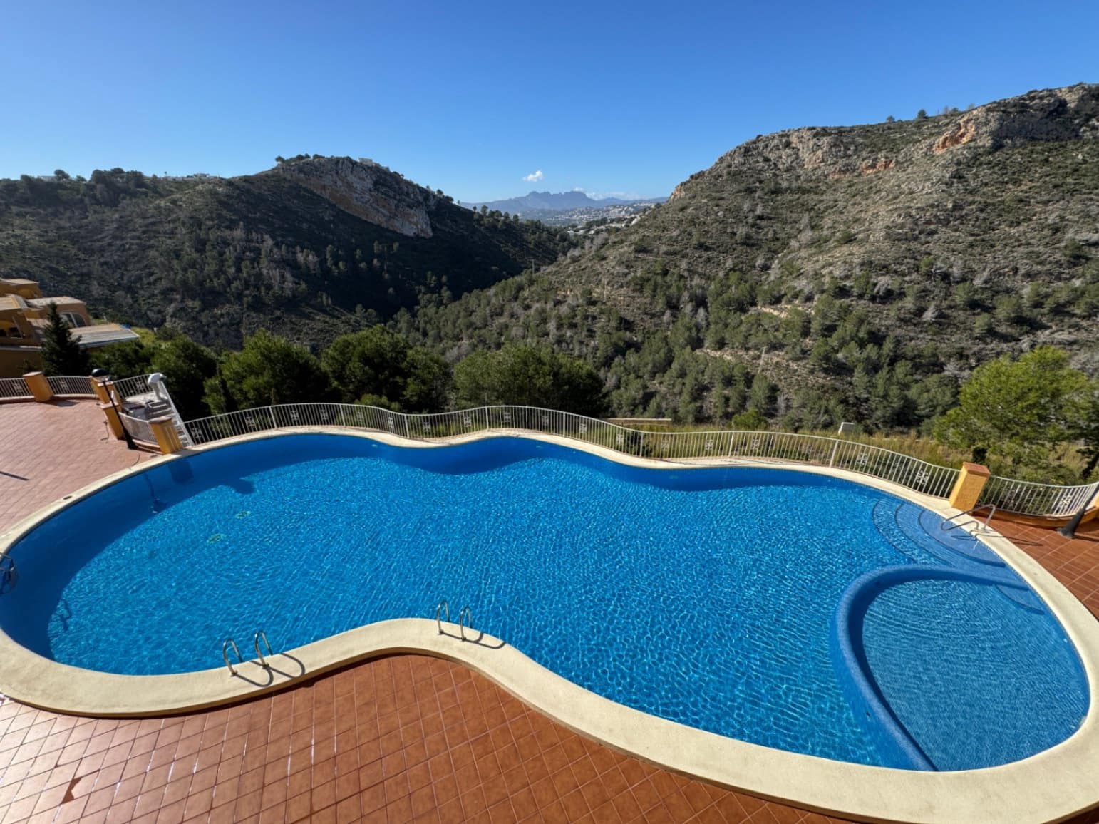 2 sovrum Lägenhet till salu i Cumbre del Sol med pool - 190 000 € (Ref: 9576879)