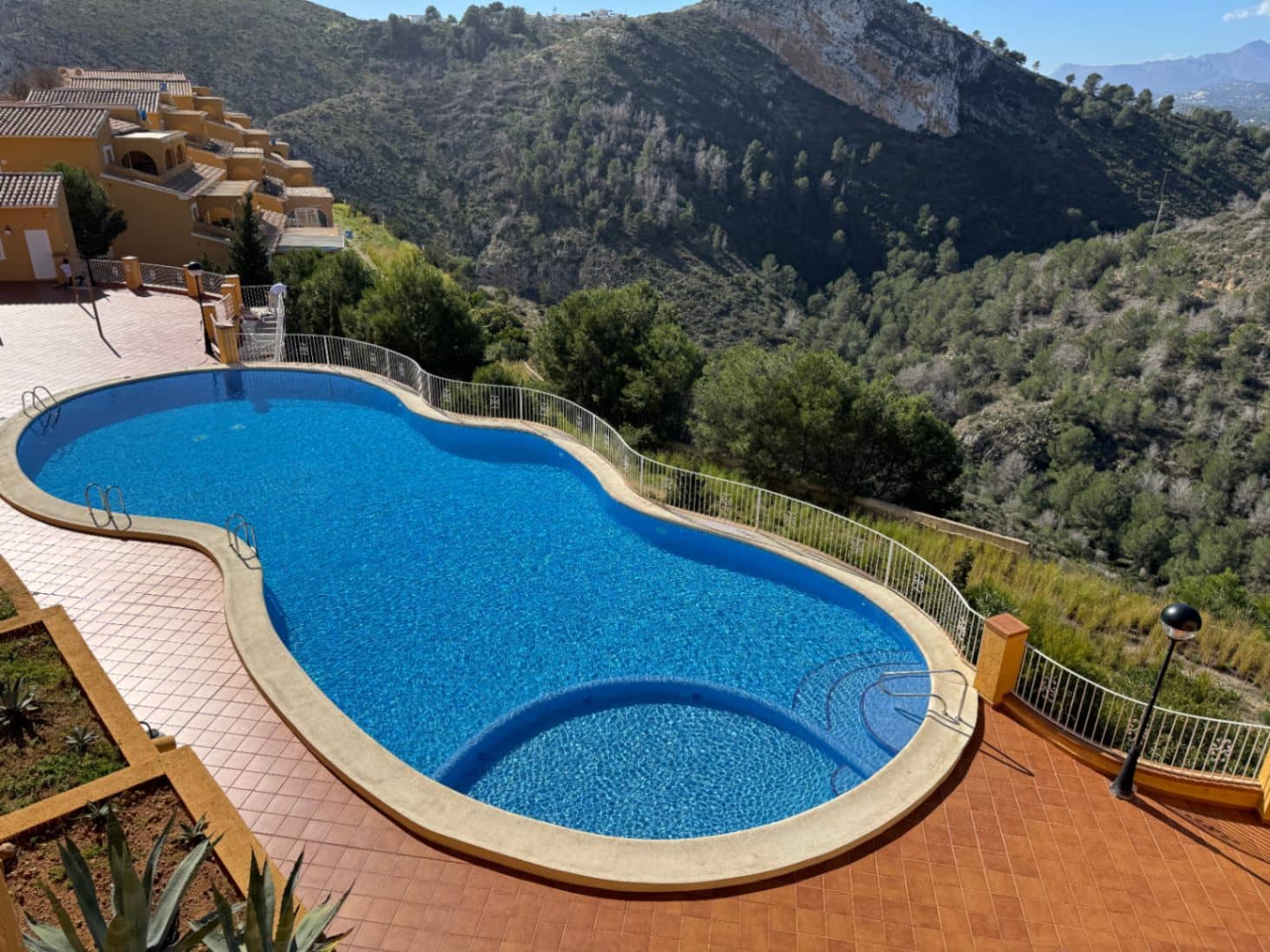 2 sovrum Lägenhet till salu i Cumbre del Sol med pool - 190 000 € (Ref: 9576879)