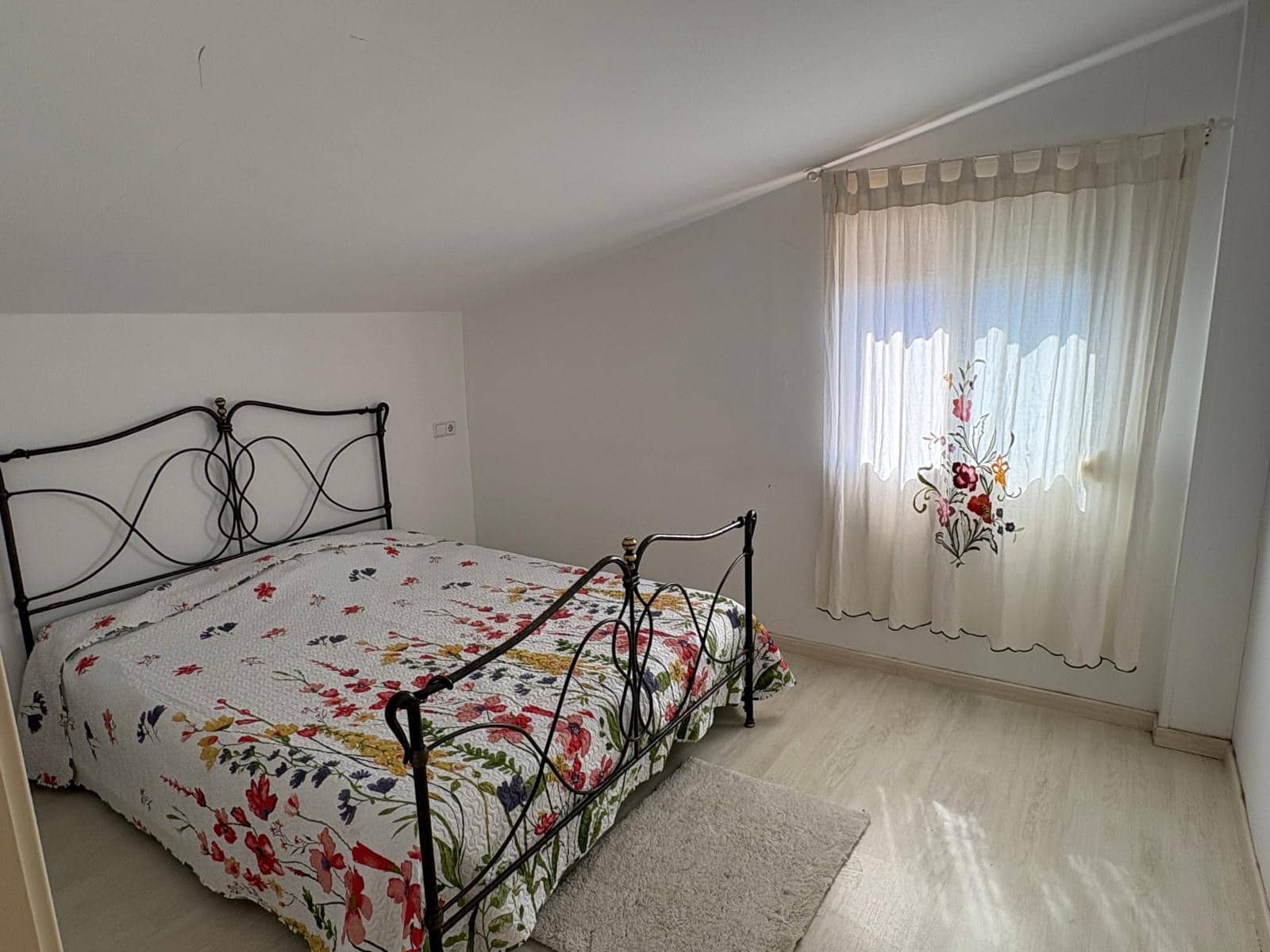 4 quarto Casa em Banda para venda em Orba com garagem - 299 000 € (Ref: 9576880)