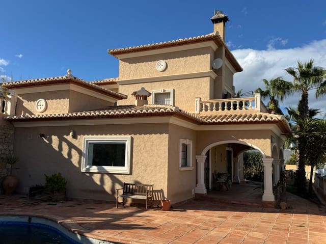 3 bedroom Villa for sale in Benissa with pool garage - € 950,000 (Ref: 9639915)