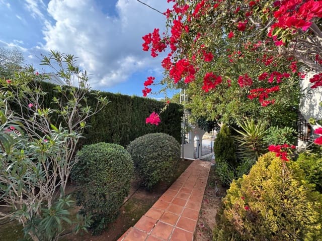 4 makuuhuone Huvila myytävänä paikassa Moraira, Teulada-Moraira mukana uima-altaan 
autotalli - 695 000 € (Ref: 9706110)