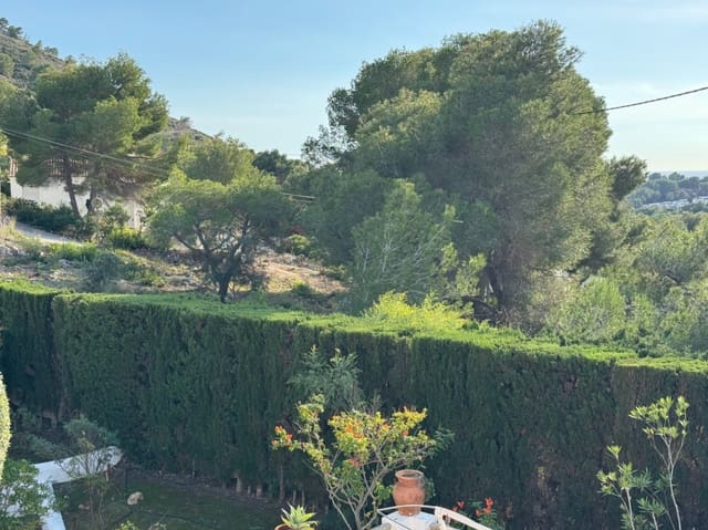 4 makuuhuone Huvila myytävänä paikassa Moraira, Teulada-Moraira mukana uima-altaan 
autotalli - 695 000 € (Ref: 9706110)