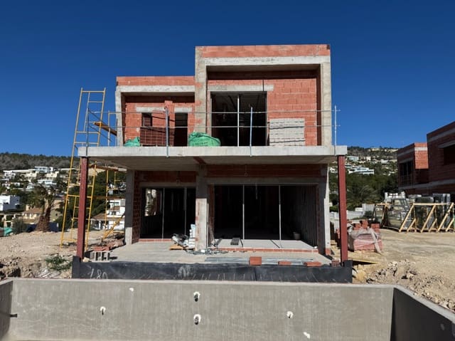 3 Zimmer Villa zu verkaufen in Calpe / Calp mit Pool Garage - 925.000 € (Ref: 9729464)