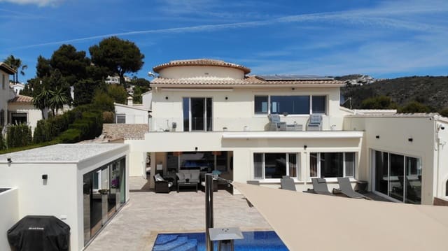 4 soveværelse Villa til salg i Moraira, Teulada-Moraira med garage - € 1.850.000 (Ref: 9780038)