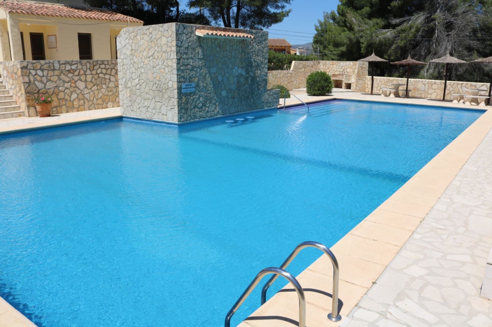 1 makuuhuone Huoneisto myytävänä paikassa Moraira mukana uima-altaan 
autotalli - 225 000 € (Ref: 9801014)