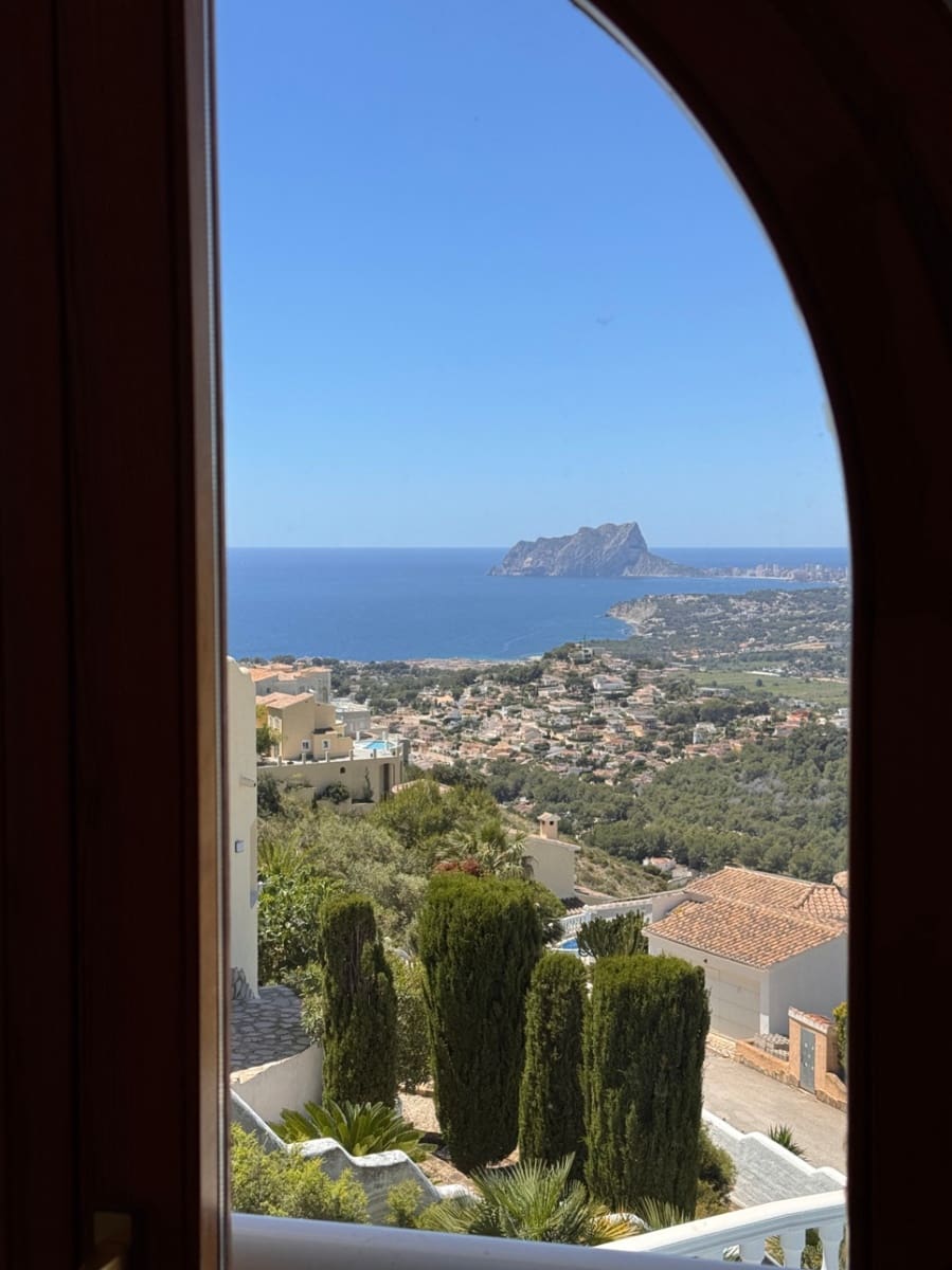 Chalet de 2 habitaciones en Cumbre del Sol en venta con piscina garaje - 580.000 € (Ref: 9833180)