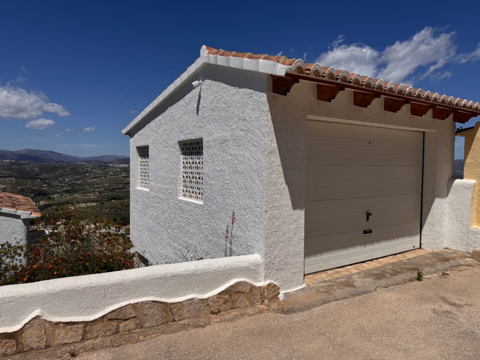 Chalet de 2 habitaciones en Cumbre del Sol en venta con piscina garaje - 580.000 € (Ref: 9833180)