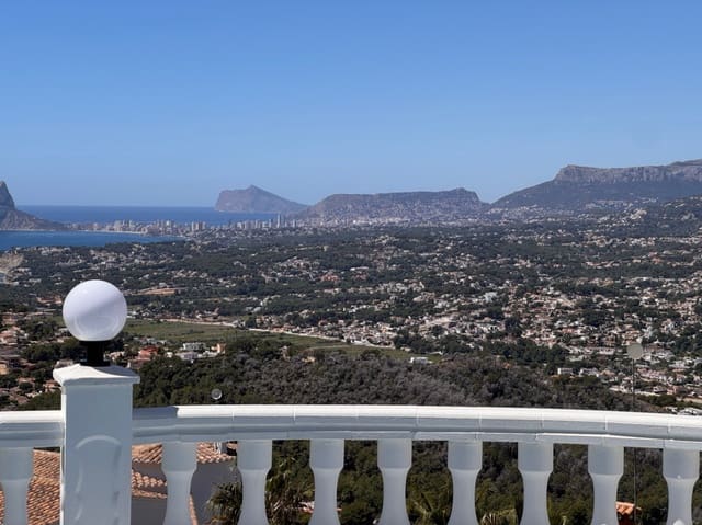 Chalet de 2 habitaciones en Cumbre del Sol, Benitachell / Benitatxell en venta con piscina garaje - 580.000 € (Ref: 9833180)