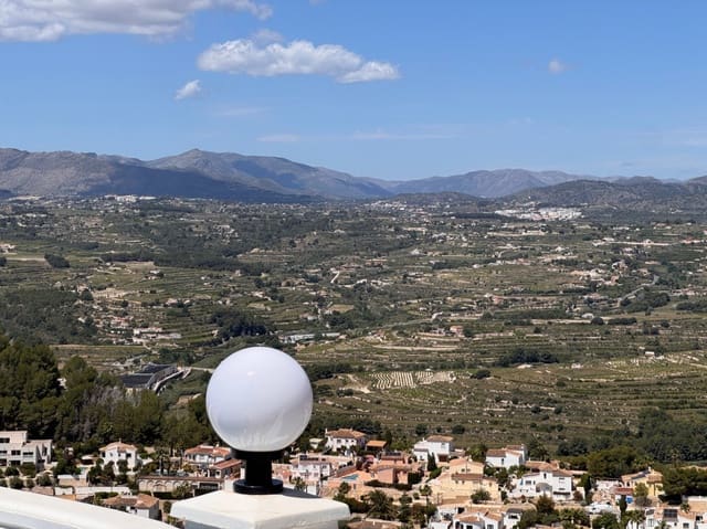Chalet de 2 habitaciones en Cumbre del Sol, Benitachell / Benitatxell en venta con piscina garaje - 580.000 € (Ref: 9833180)